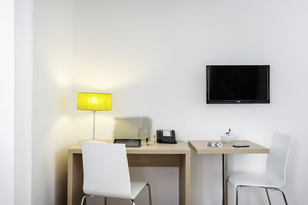 Estudio, 1 cama doble del hotel Adagio Access Paris Clichy. Foto 12