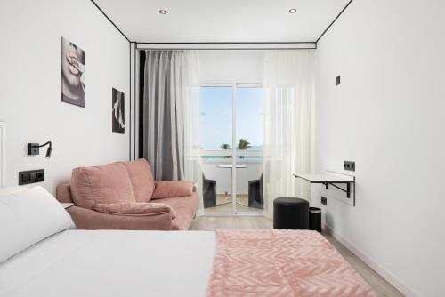 Habitación Doble con vistas al mar del hotel Condesa. Foto 2