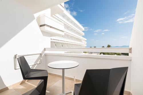 Habitación Doble con vistas al mar del hotel Condesa. Foto 5