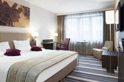 Habitación Doble Superior del hotel Mercure Brussels Centre Midi. Foto 7