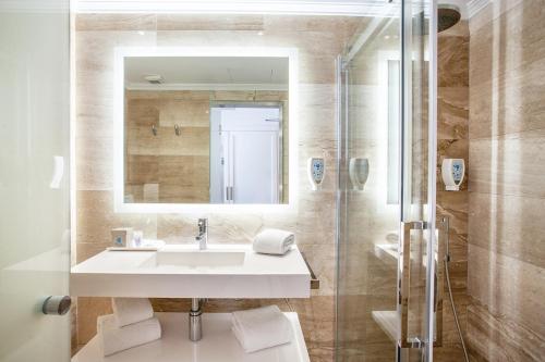 Habitación Doble Deluxe del hotel Grupotel Los Príncipes and Spa