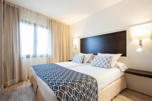 Apartamento de 1 dormitorio con vistas al jardín del hotel Grupotel Los Príncipes and Spa. Foto 1