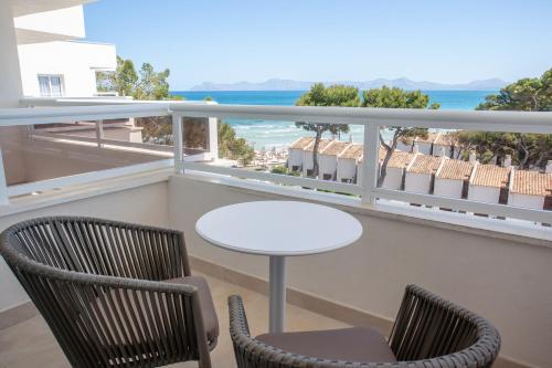 Habitación Deluxe con vistas laterales al mar del hotel Grupotel Los Príncipes and Spa. Foto 3