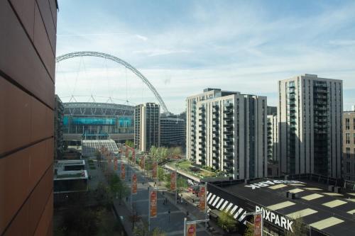 Habitación Doble Executive con sofá del hotel Novotel London Wembley. Foto 9