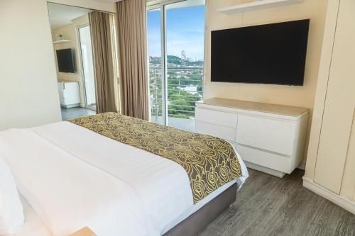 Suite con balcón del hotel Ghl Corales De Indias. Foto 4