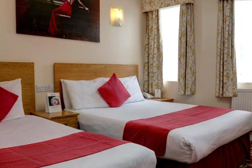 Habitación Doble Estándar - 2 camas del hotel Best Western Greater London. Foto 4