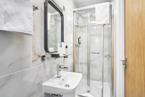 Habitación Individual Estándar - no fumadores del hotel Best Western Greater London. Foto 8