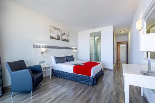 Apartamento de 1 dormitorio con vistas a la piscina del hotel Pierre and Vacances Marazul del Sur. Foto 8