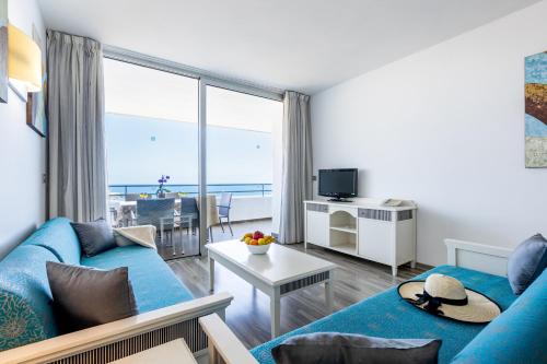 Apartamento de 1 dormitorio con vistas a la piscina del hotel Pierre and Vacances Marazul del Sur. Foto 9