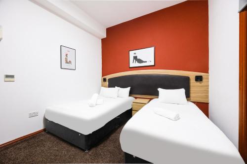 Habitación Doble Estándar - 2 camas del hotel Oyo Arinza , London Ilford. Foto 5