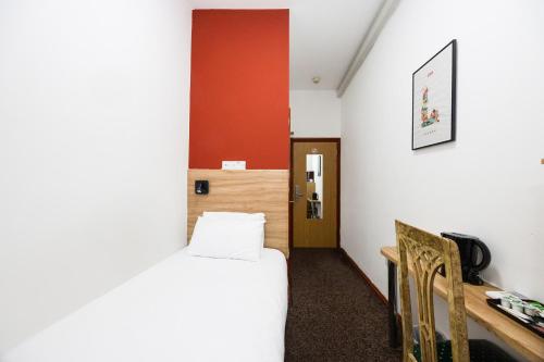 Habitación Individual Estándar del hotel Oyo Arinza , London Ilford. Foto 2
