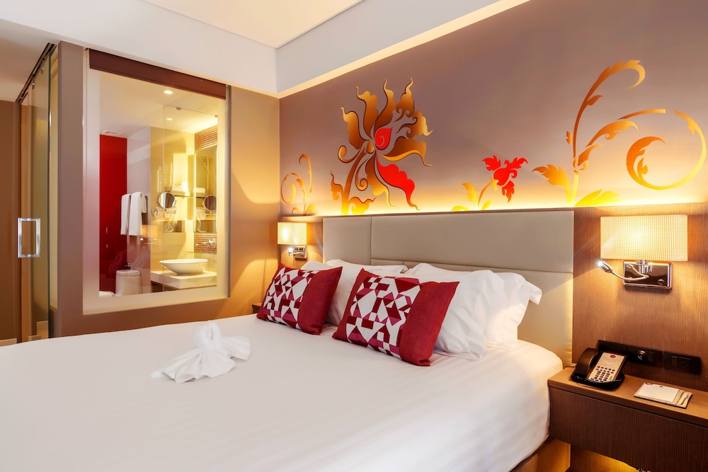 Superior con 1 cama King del hotel Grand Mercure Phuket Patong. Foto 1