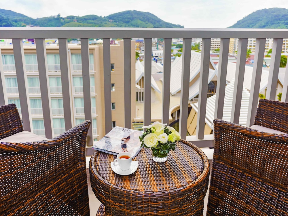 Suite Deluxe 1 Cama King del hotel Grand Mercure Phuket Patong. Foto 4