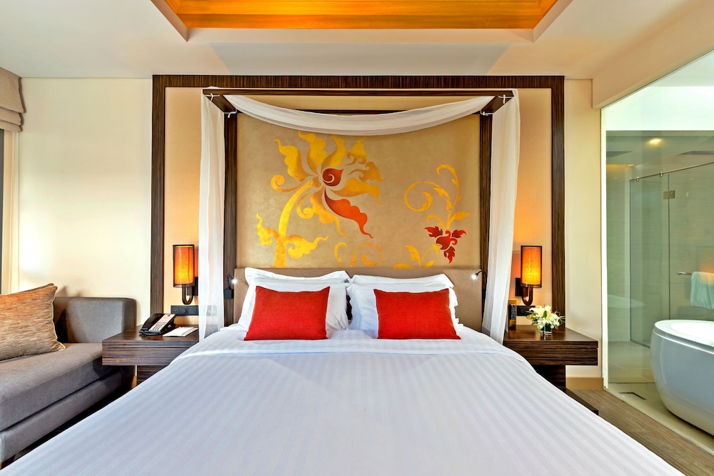 Villa con piscina de dos dormitorios del hotel Grand Mercure Phuket Patong. Foto 1