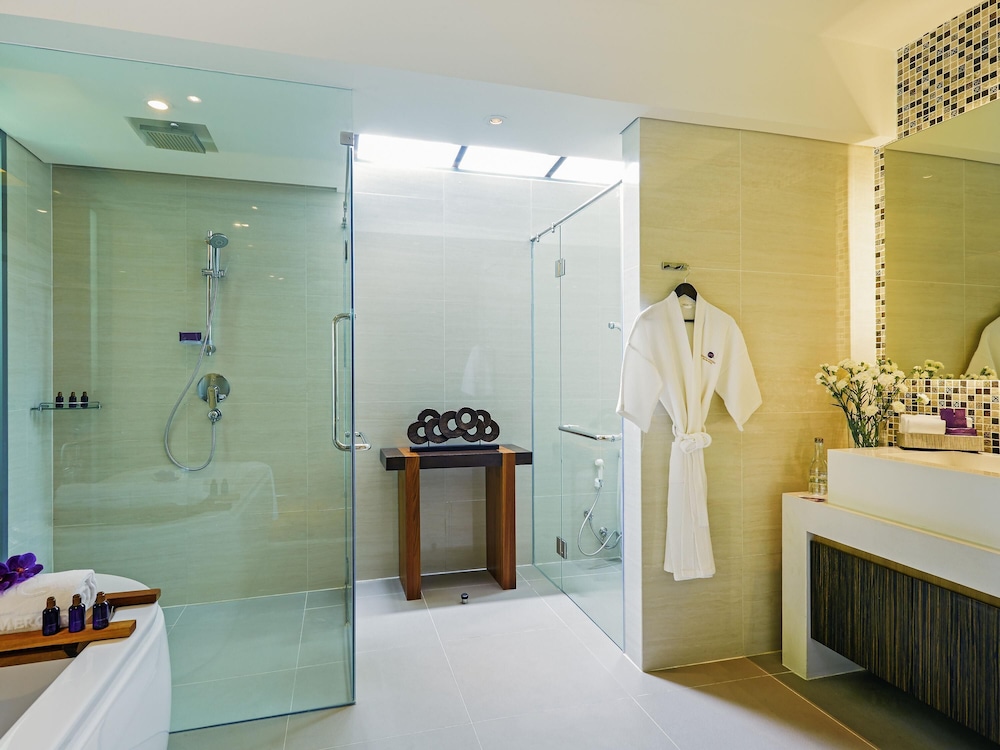 Villa con piscina de dos dormitorios del hotel Grand Mercure Phuket Patong. Foto 5