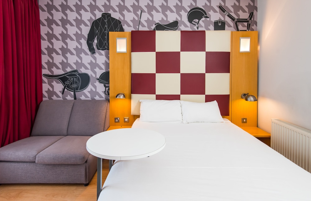 La Reina del hotel Ibis Styles Haydock. Foto 1