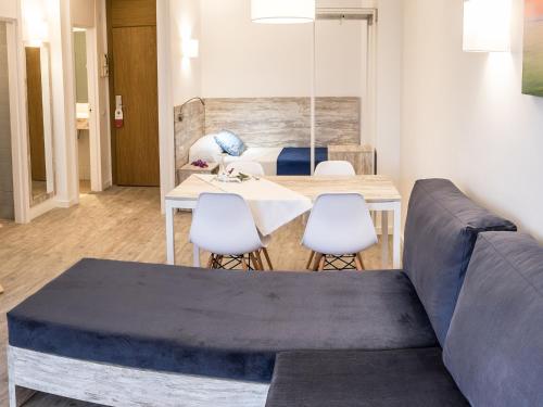 Apartamento Balcón o Terraza 1 habitación Sofá Cama incluido kitchenette del hotel Hotel Bellevue Club. Foto 4