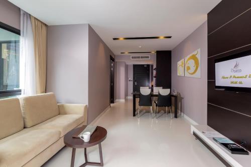 Suite Junior del hotel The Charm Resort Phuket. Foto 3