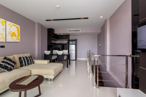 Suite Executive del hotel The Charm Resort Phuket. Foto 5