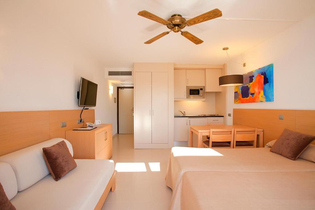 Estudio del hotel Hipotels Mediterraneo Club. Foto 1