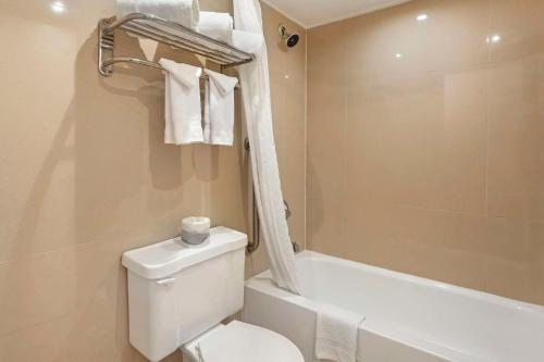 Habitación Doble con 2 camas dobles - No fumadores del hotel Best Western Mill River Manor. Foto 5