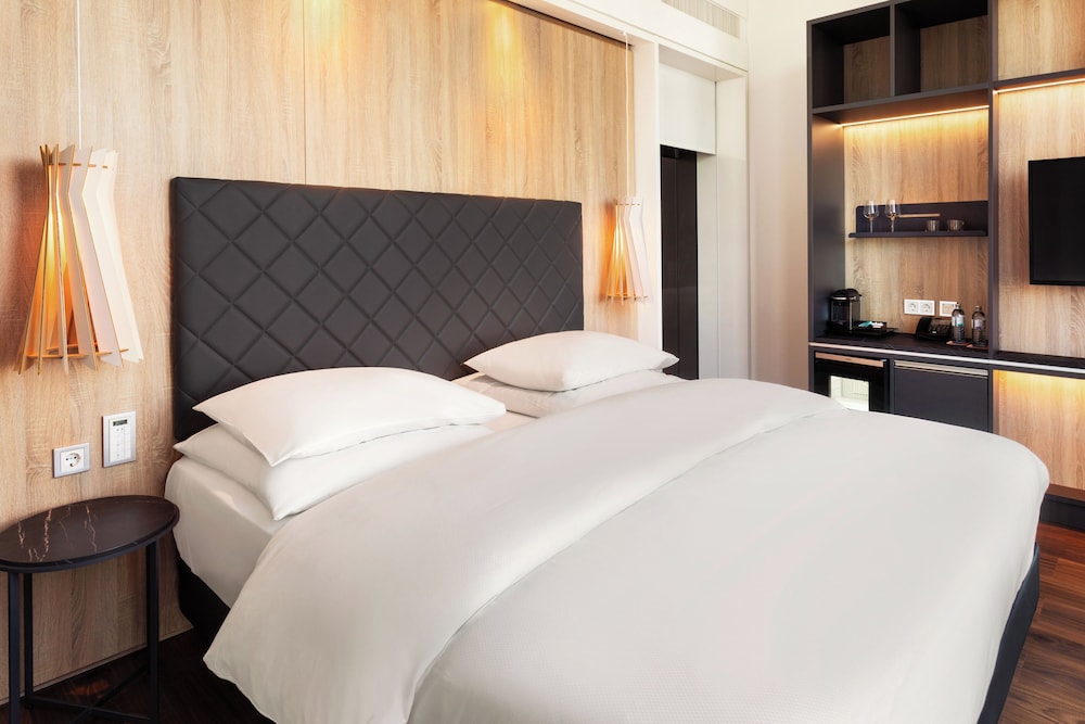 Habitación Deluxe del hotel Melia Vienna. Foto 1