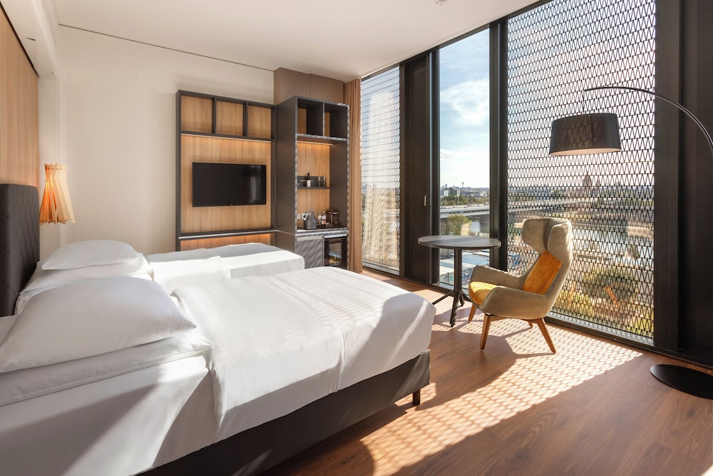 Habitación Deluxe The Level del hotel Melia Vienna. Foto 4