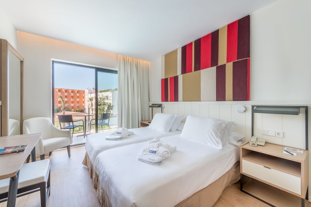 Habitación Superior del hotel H10 Casa Del Mar. Foto 1