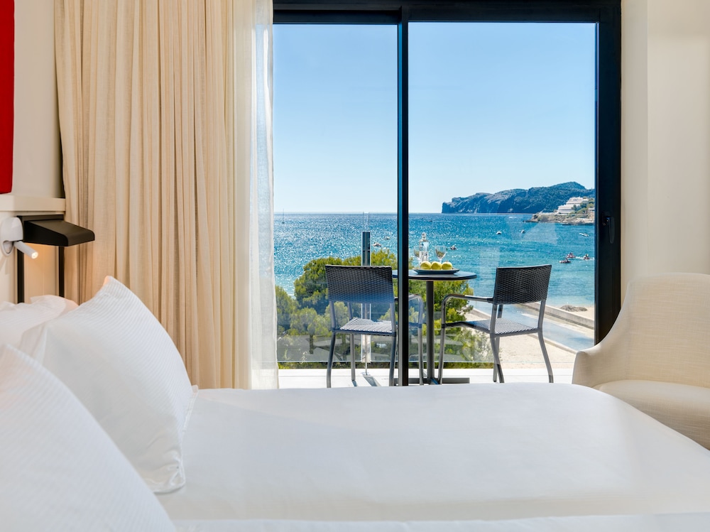 Habitación Superior con vistas al mar del hotel H10 Casa Del Mar. Foto 1