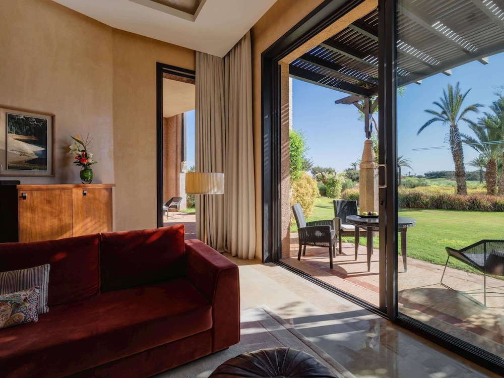 Suite Deluxe con vistas al jardín del hotel Fairmont Royal Palm Marrakech. Foto 4