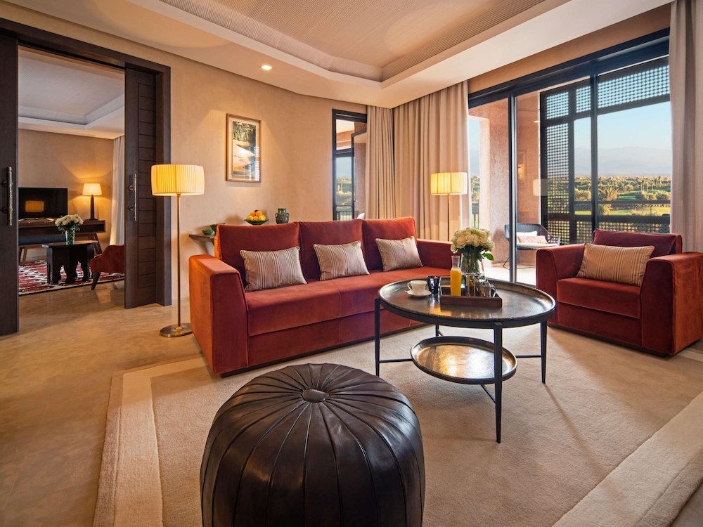 Suite Deluxe con vistas al Atlas del hotel Fairmont Royal Palm Marrakech. Foto 6