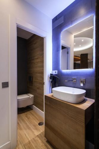 Habitación Doble Premium con jacuzzi del hotel Vitium Urban Suites. Foto 7