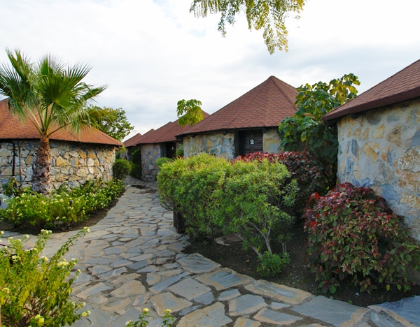 Habitación Poblado Watu del hotel Selwo Lodge. Foto 1