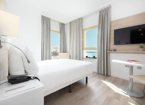 Habitación Estándar con vistas al mar del hotel Melilla Puerto. Foto 2