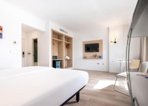 Habitación Familiar del hotel Melilla Puerto. Foto 1