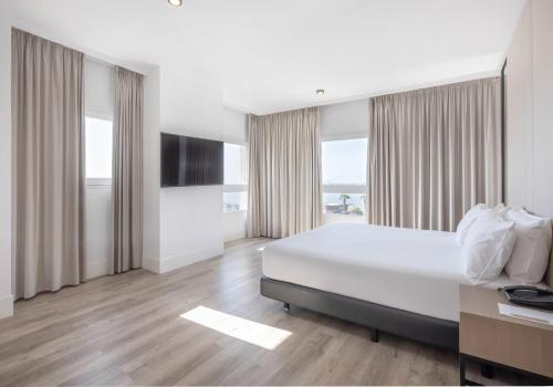 Suite del hotel Melilla Puerto. Foto 1