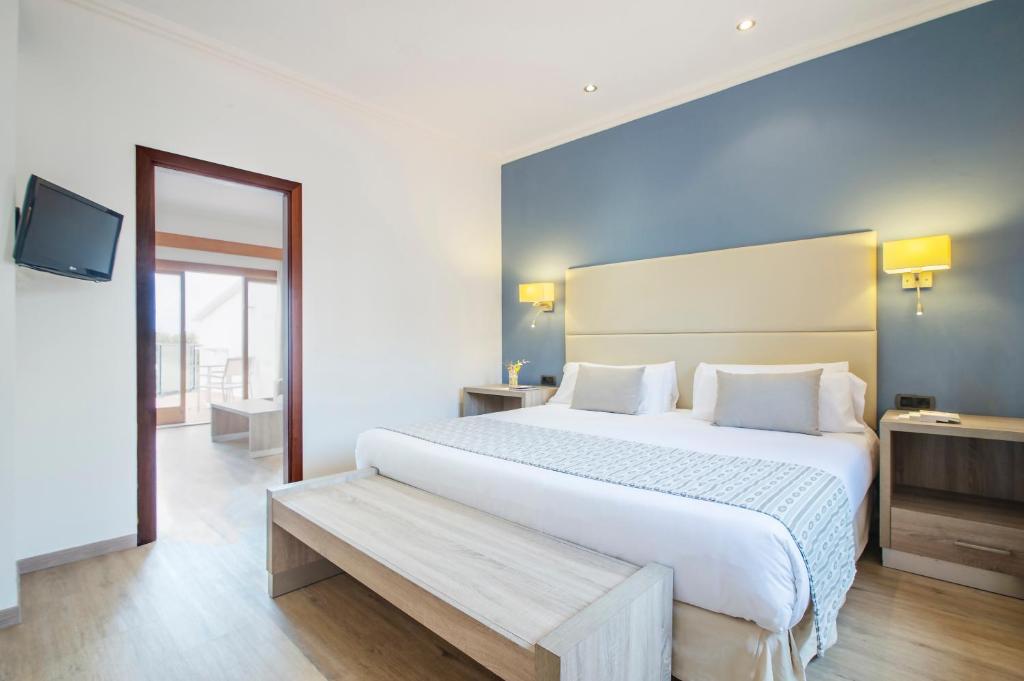 Junior suite del hotel Menorca Binibeca By Pierre and Vacances Premium Adults Only