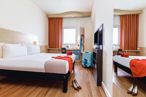 Habitación Doble Estándar del hotel Ibis Istanbul Esenyurt. Foto 4