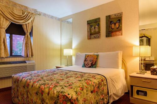 Habitación Estándar con cama doble del hotel Flushing Central. Foto 4