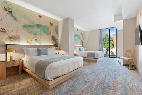 Habitación Doble Estándar con 2 camas grandes del hotel The Parc. Foto 2