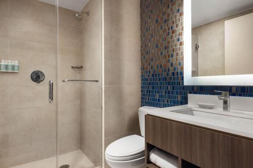 Habitación Doble - 2 camas dobles del hotel Courtyard By Marriott Manhattan Chelsea. Foto 3