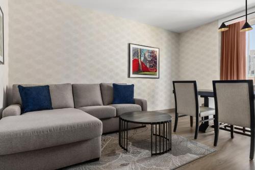 Suite Executive con cama King del hotel Courtyard By Marriott Manhattan Chelsea