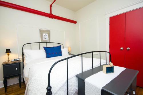 Suite Loft con terraza del hotel The Box House Hotel Brooklyn