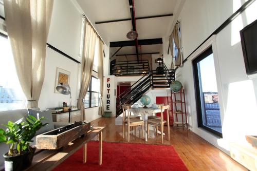 Loft Dúplex con terraza del hotel The Box House Hotel Brooklyn. Foto 4