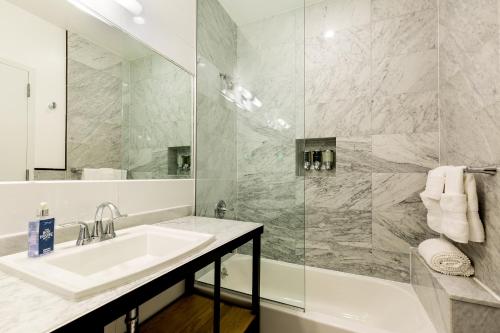 Suite Ático del hotel The Box House Hotel Brooklyn