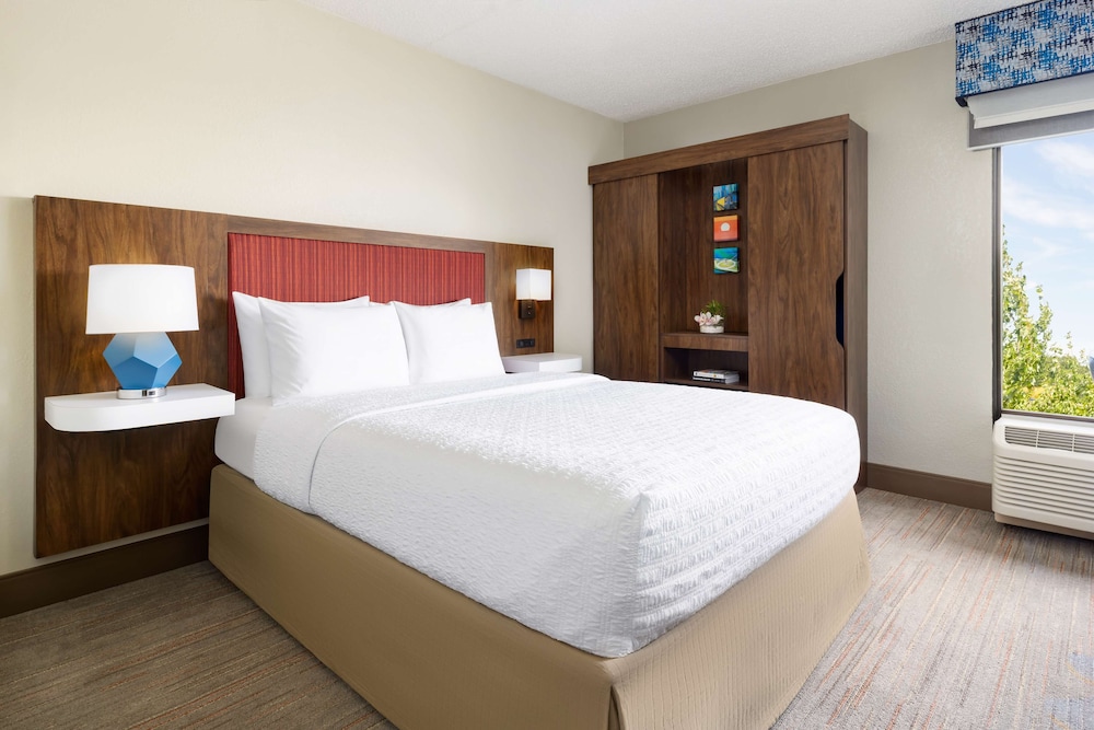 1 Cama Queen, No fumadores del hotel Hampton Inn Long Island/islandia. Foto 4