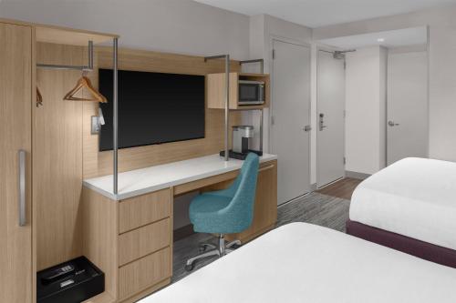 Habitación con 2 camas grandes del hotel Hilton Garden Inn New York/manhattan-midtown East. Foto 3