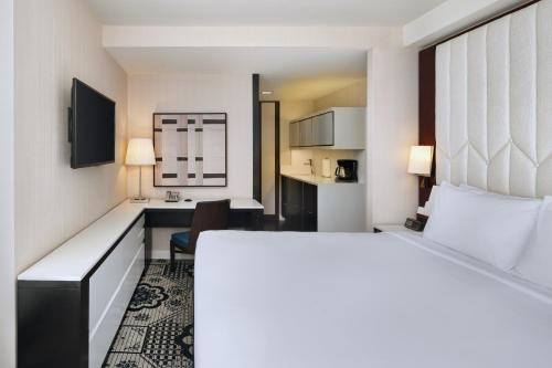 Estudio con cama extragrande y vistas a Times Square - Adaptada para personas con discapacidad auditiva del hotel residence inn by marriott new york manhattan/central park