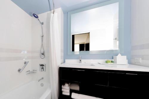 Estudio del hotel residence inn by marriott new york manhattan/central park. Foto 6