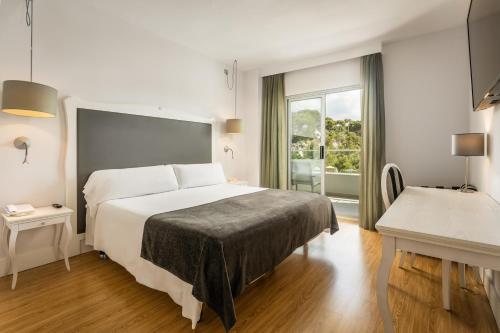 Habitación Doble Deluxe con terraza del hotel Artiem Audax - Adults Only. Foto 8
